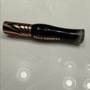 Charlotte Tilbury Exagger-Eyes Volume Mascara in  Exagger-Black Full Size